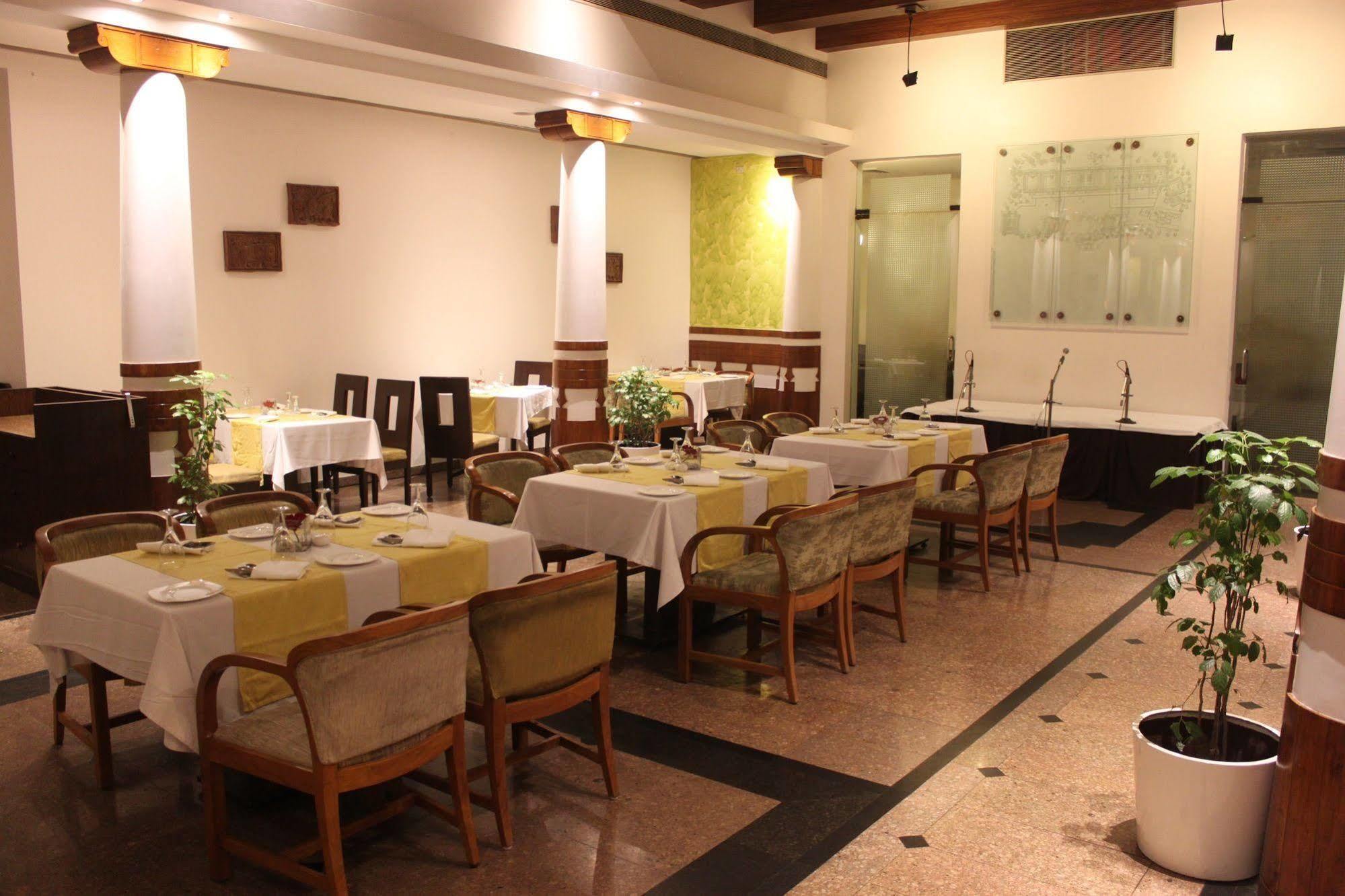 เมอร์รา ปัทนา โฮเต็ล Hotel ปัฏนา ภายนอก รูปภาพ