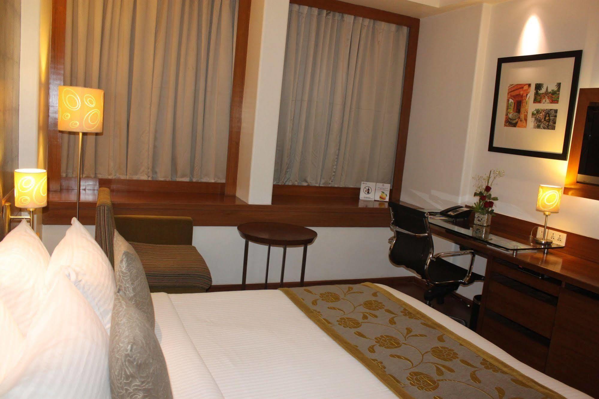 เมอร์รา ปัทนา โฮเต็ล Hotel ปัฏนา ภายนอก รูปภาพ