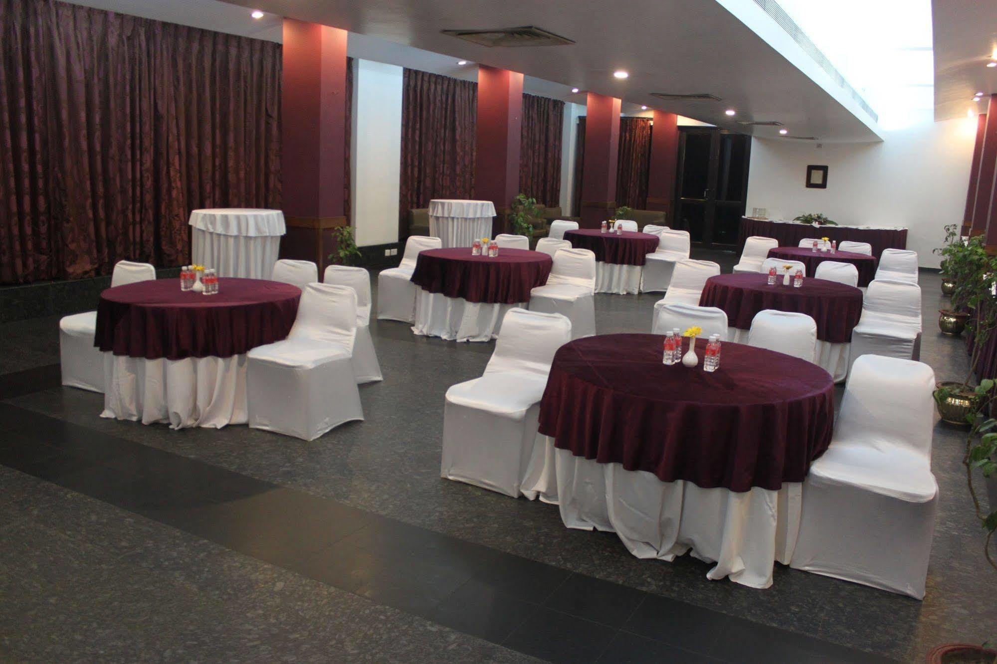 เมอร์รา ปัทนา โฮเต็ล Hotel ปัฏนา ภายนอก รูปภาพ