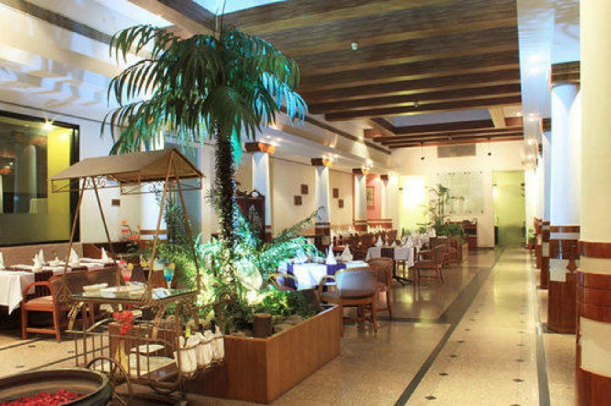 เมอร์รา ปัทนา โฮเต็ล Hotel ปัฏนา ภายนอก รูปภาพ